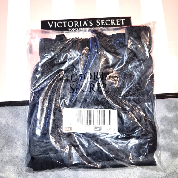 Victoria Secret Jaguar Satin Triangle Bralette And Boxer Short Size XL NWT - Picture 14 of 14